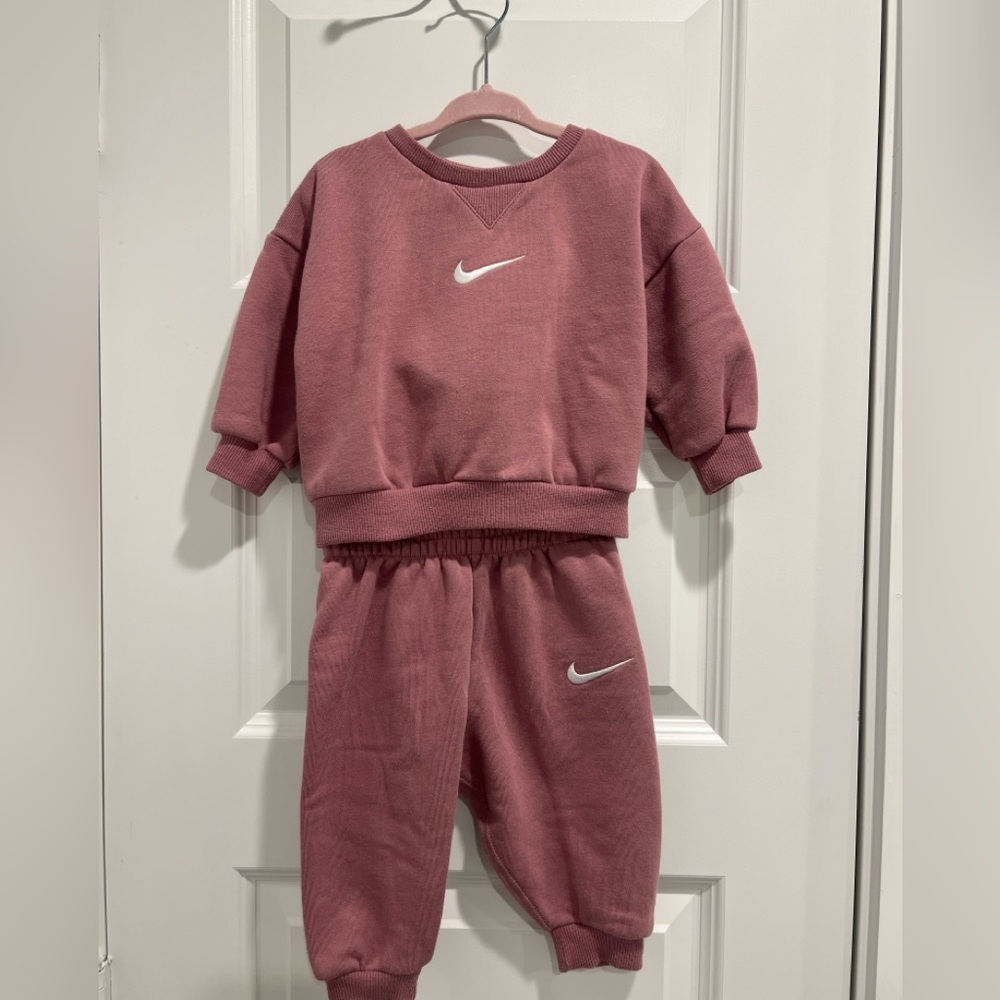 Nike Kids Mauve Sweatpants & Joggers Set